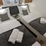 Mobile Homes Jaki - 2 Bathrooms, Large Terrace 营地