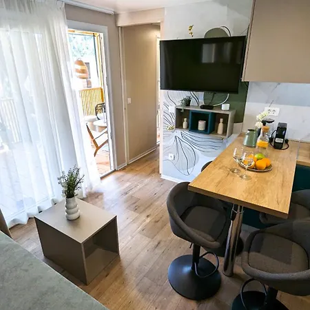Mobile Homes Jaki - 2 Bathrooms, Large Terrace Campsite