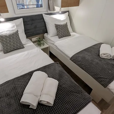 Mobile Homes Jaki - 2 Bathrooms, Large Terrace Camping