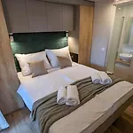 Mobile Homes Jaki - 2 Bathrooms, Large Terrace 4* ビオグラード・ナ・モル