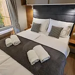 Mobile Homes Jaki - 2 Bathrooms, Large Terrace 4* Weißenburg