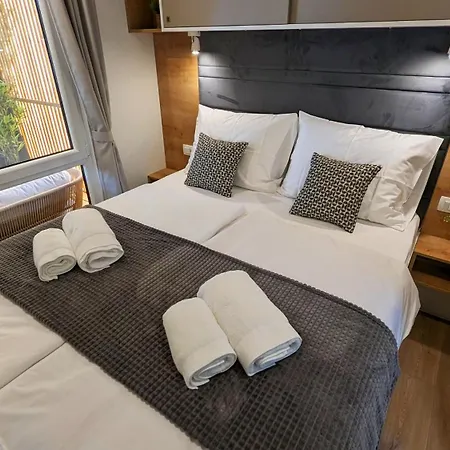 Mobile Homes Jaki - 2 Bathrooms, Large Terrace 4* Biograd Na Moru