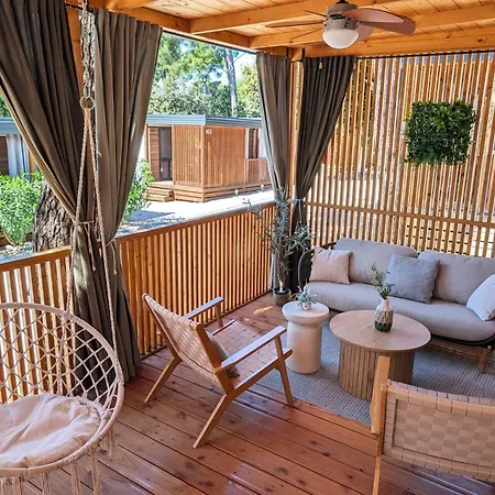 Mobile Homes Jaki - 2 Bathrooms, Large Terrace Kamp alanı 4*
