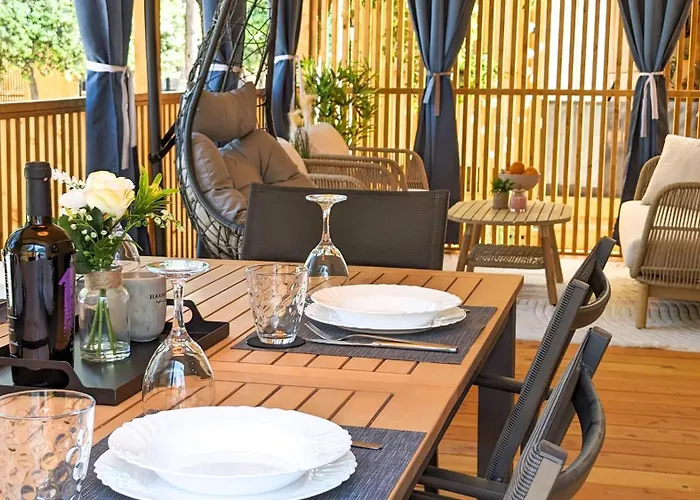 Mobile Homes Jaki - 2 Bathrooms, Large Terrace 캠프장 4*