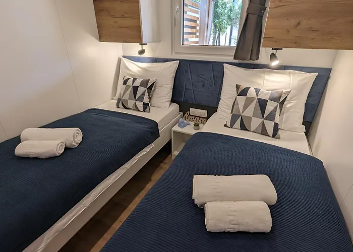 Mobile Homes Jaki - 2 Bathrooms, Large Terrace 캠프장 비오그라드나모루