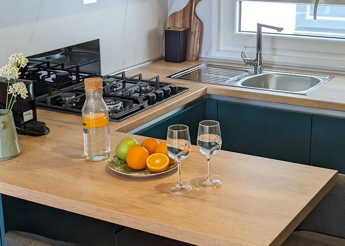 Mobile Homes Jaki - 2 Bathrooms, Large Terrace 캠프장 비오그라드나모루