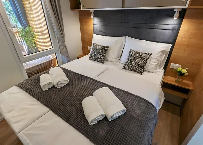 Mobile Homes Jaki - 2 Bathrooms, Large Terrace 4* 비오그라드나모루